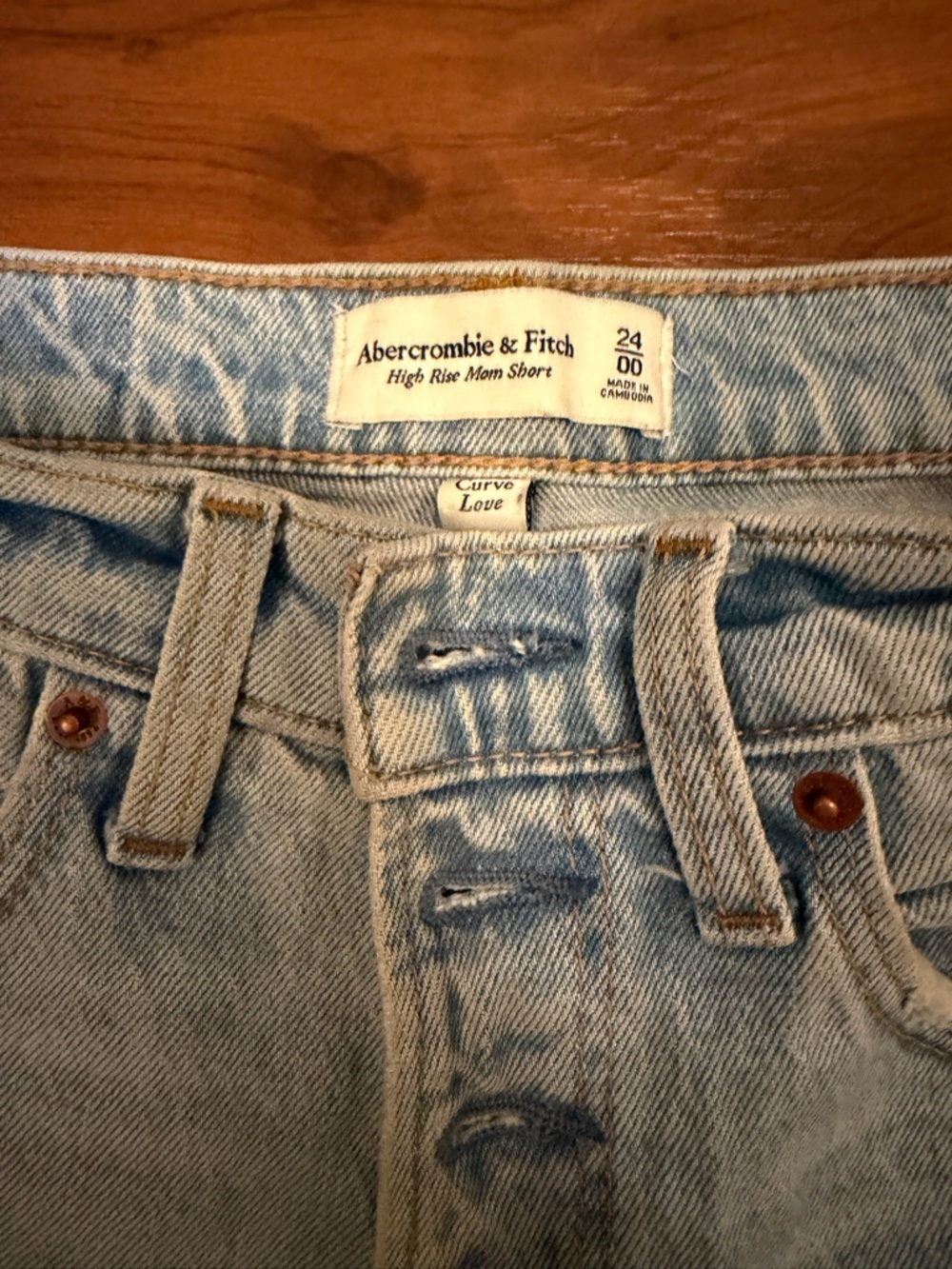 Abercrombie & Fitch Light Blue Distressed Denim High-Waist Shorts - Picture 4 of 4